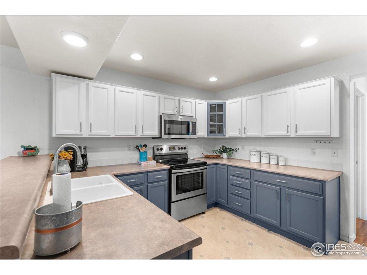 10476 Sunburst Ave Firestone