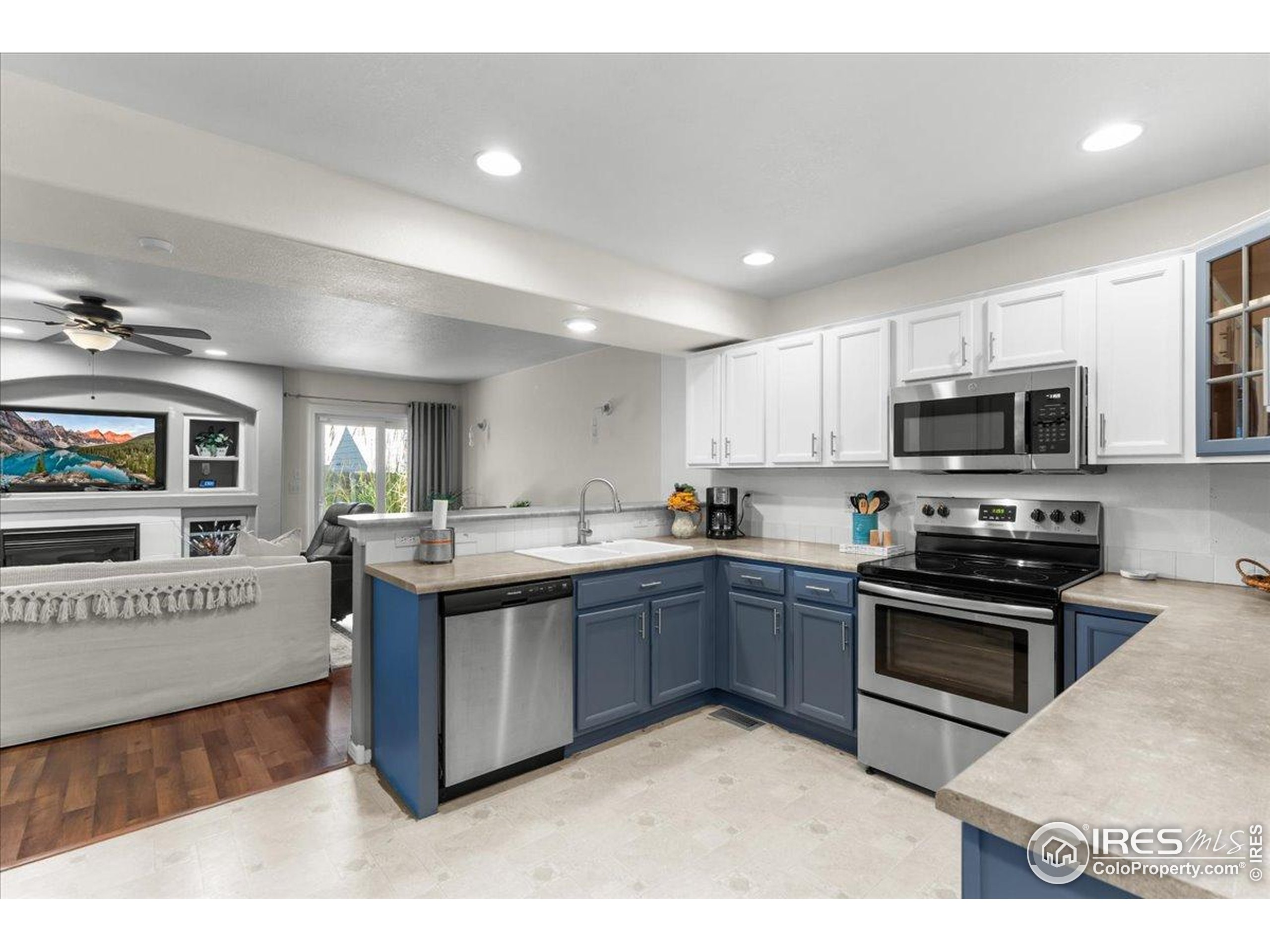 10476 Sunburst Ave Firestone