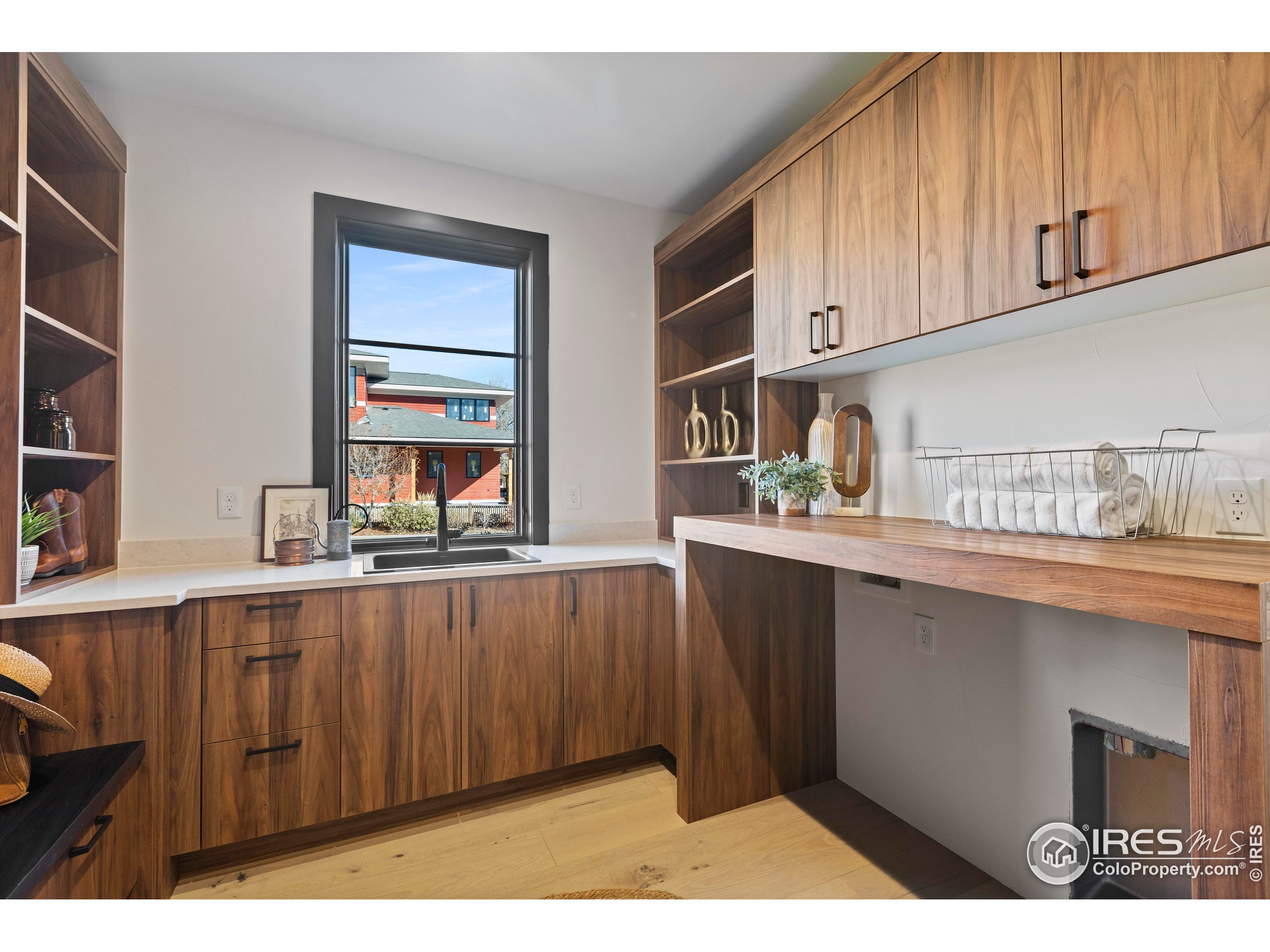 728 Peregoy Farms Way