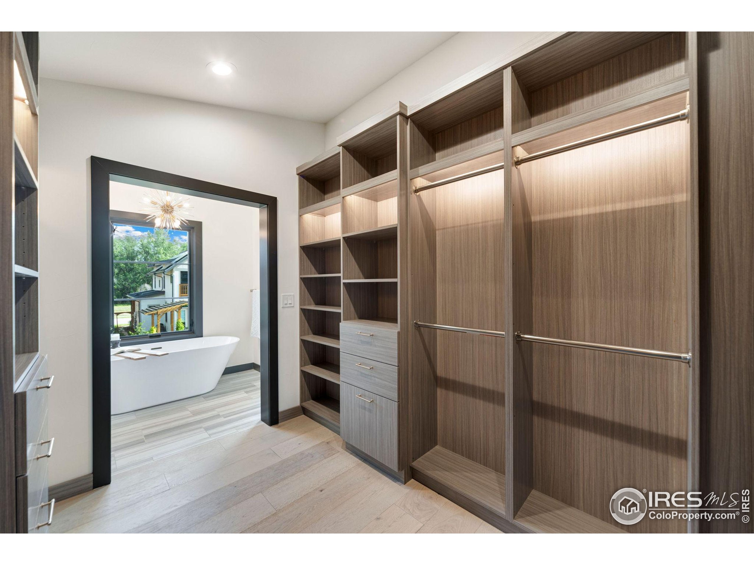 728 Peregoy Farms Way