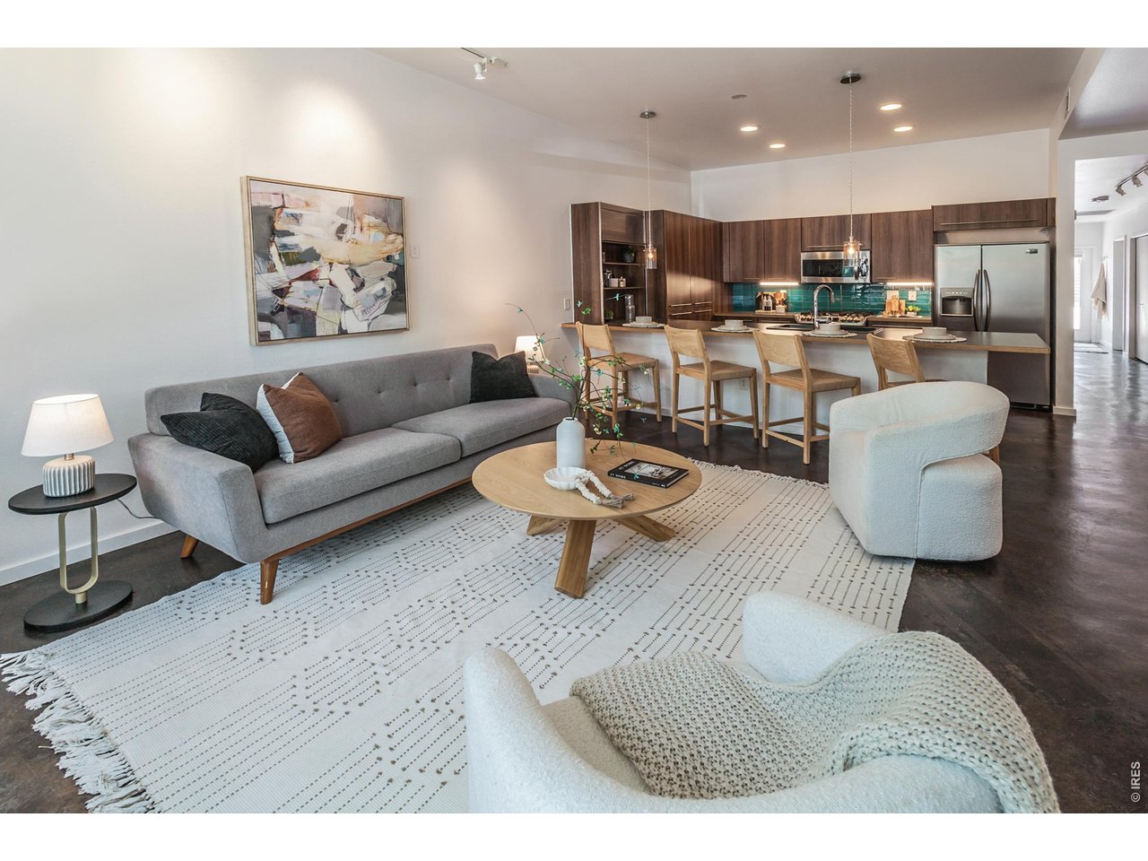 802 Blondel St 102