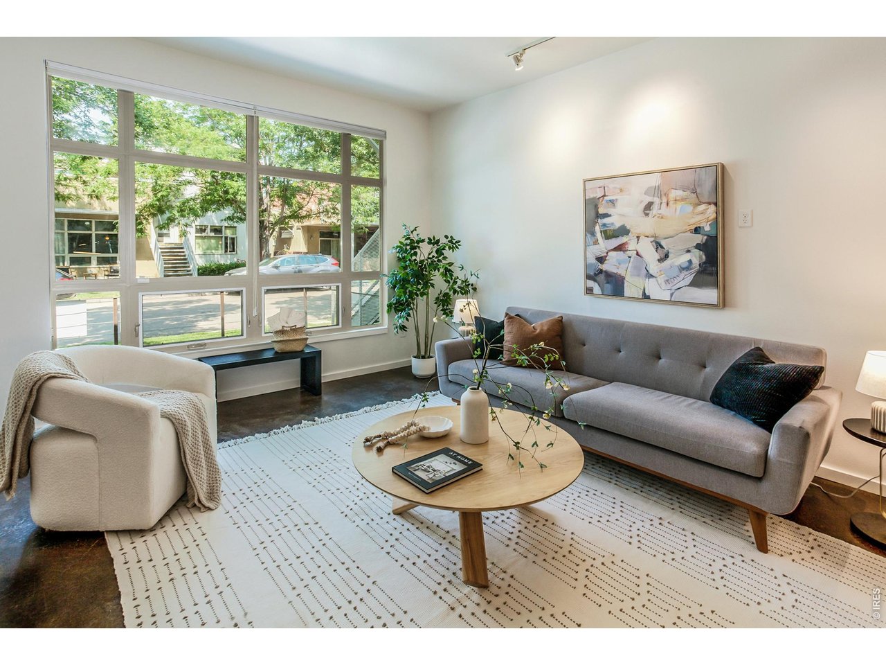 802 Blondel St 102