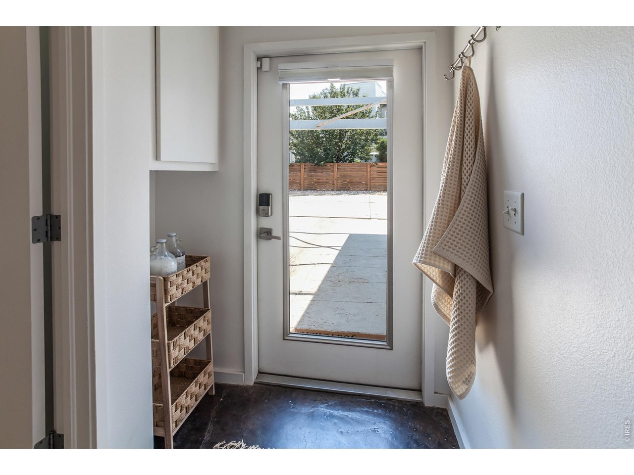 802 Blondel St 102