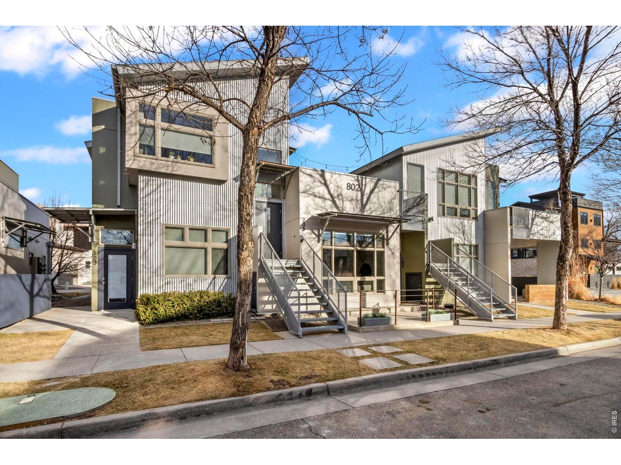 802 Blondel St 102