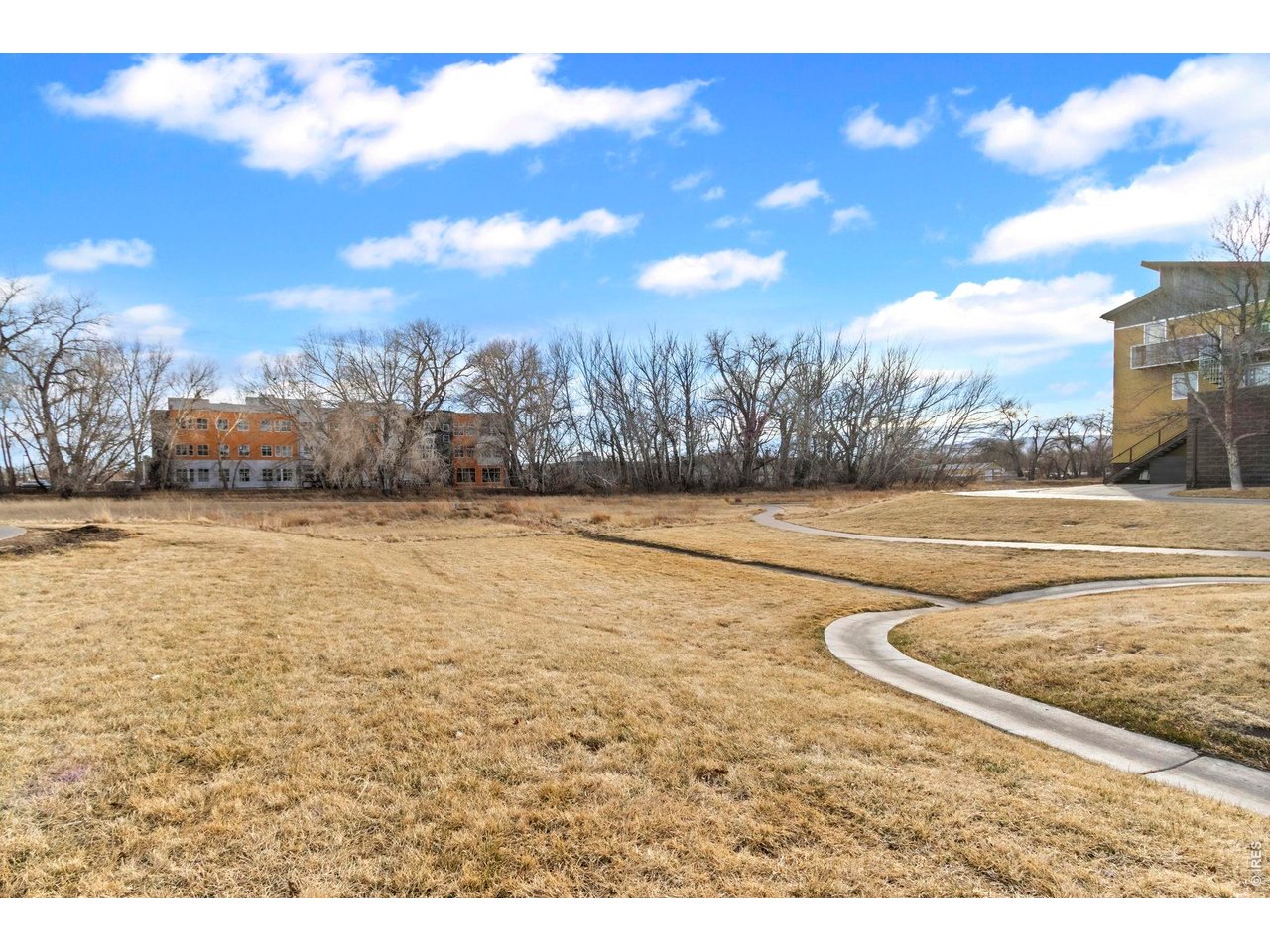 802 Blondel St 102
