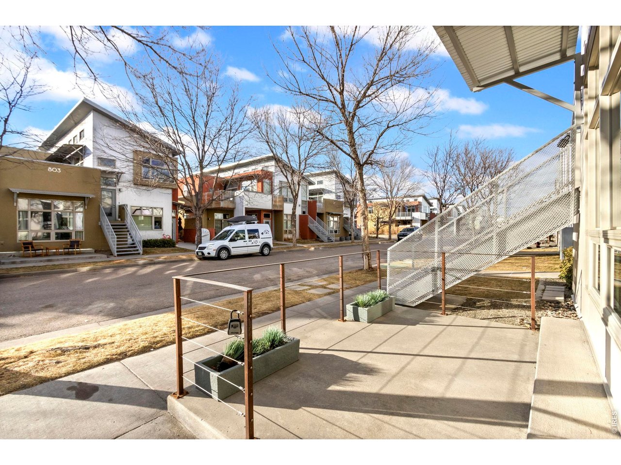 802 Blondel St 102