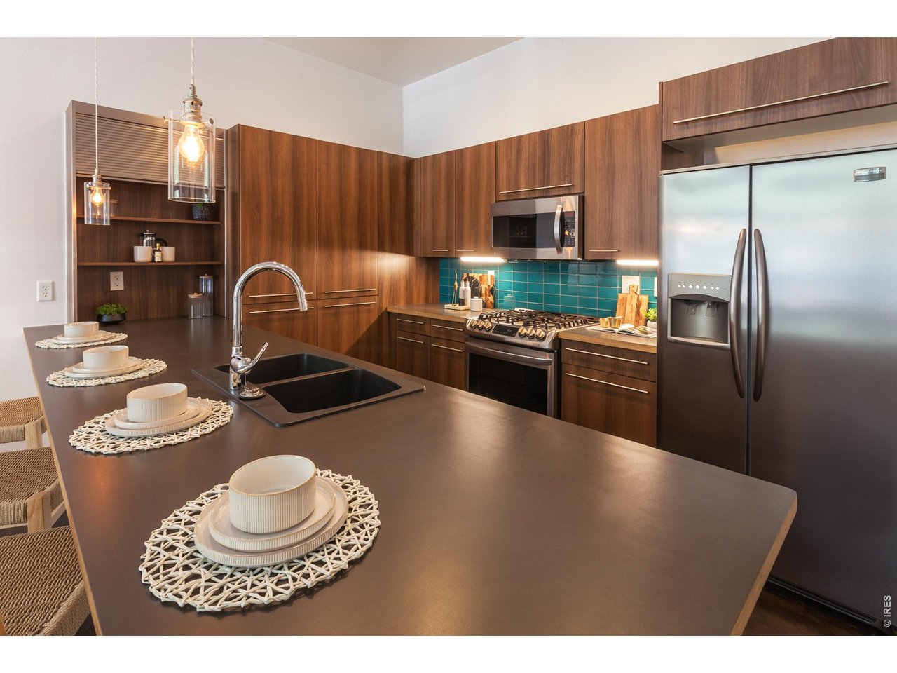 802 Blondel St 102
