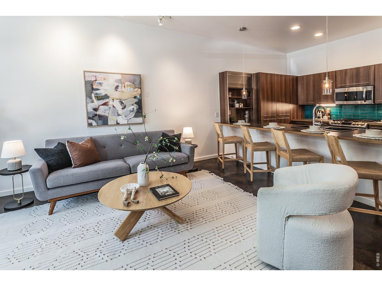 802 Blondel St 102