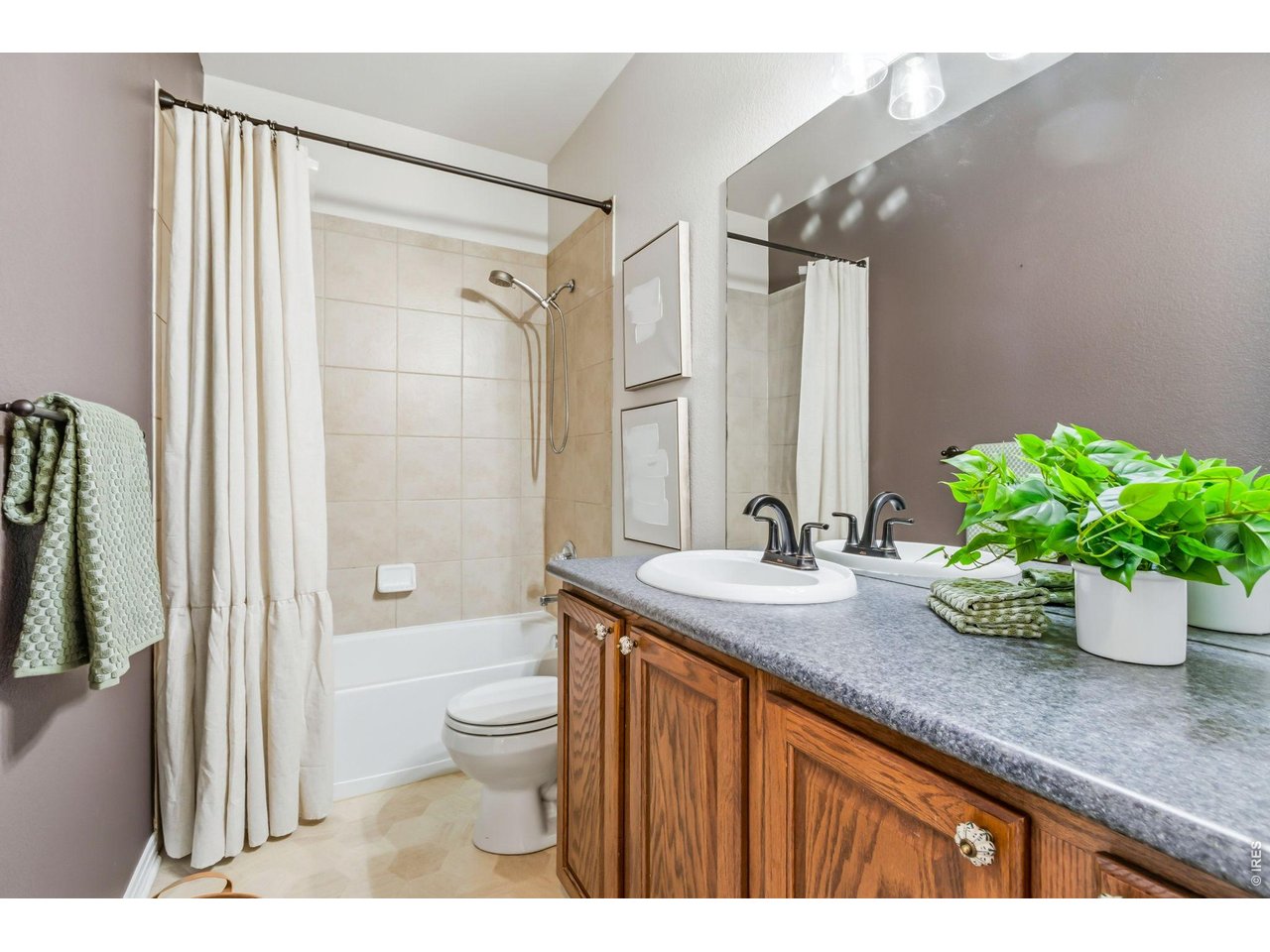 5239 Country Squire Way