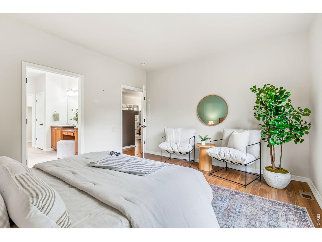 5239 Country Squire Way