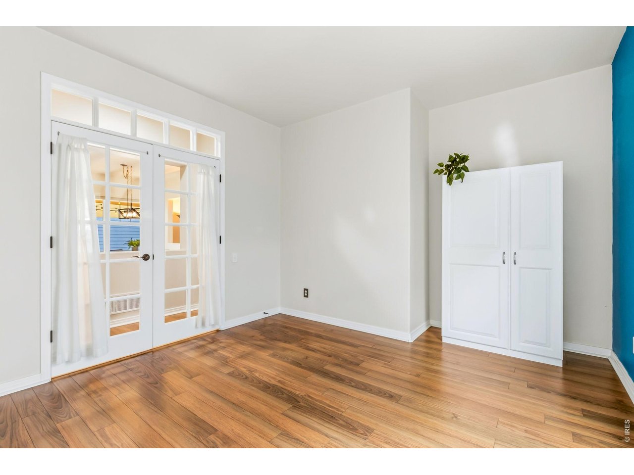 5239 Country Squire Way