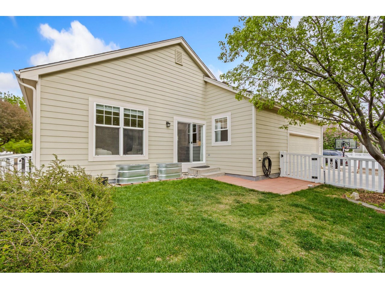 5239 Country Squire Way