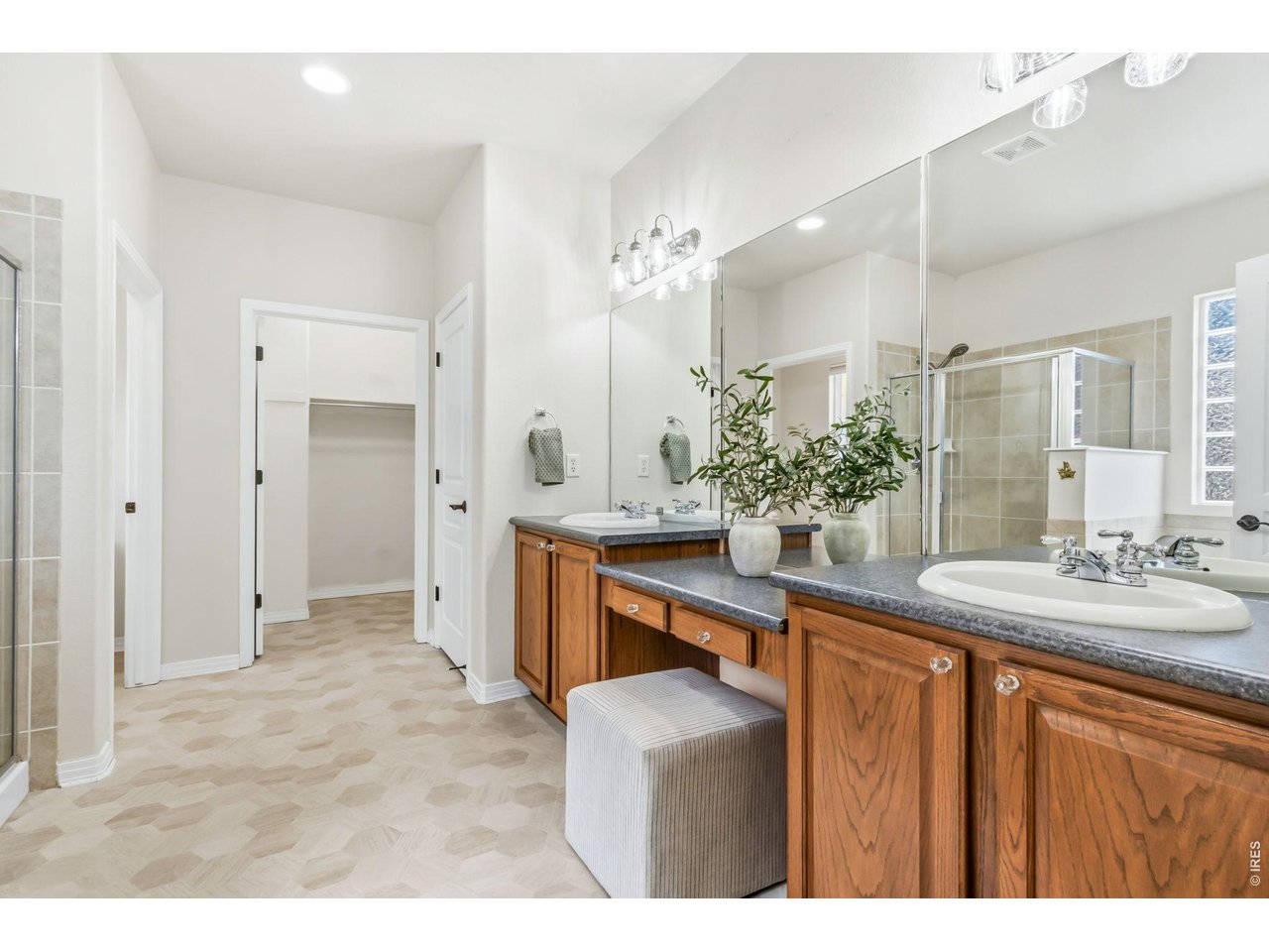 5239 Country Squire Way