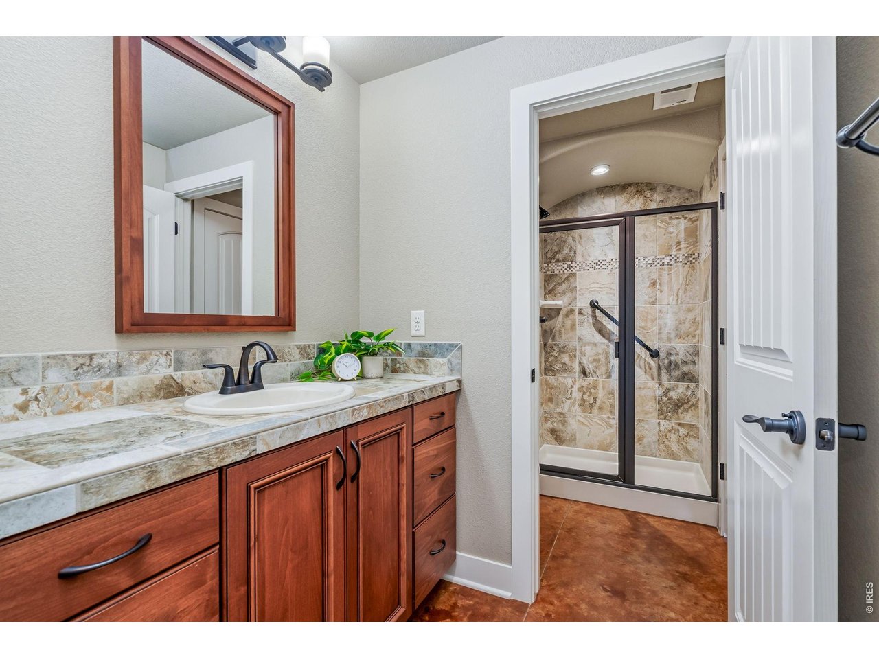 1109 Honholtz Dr