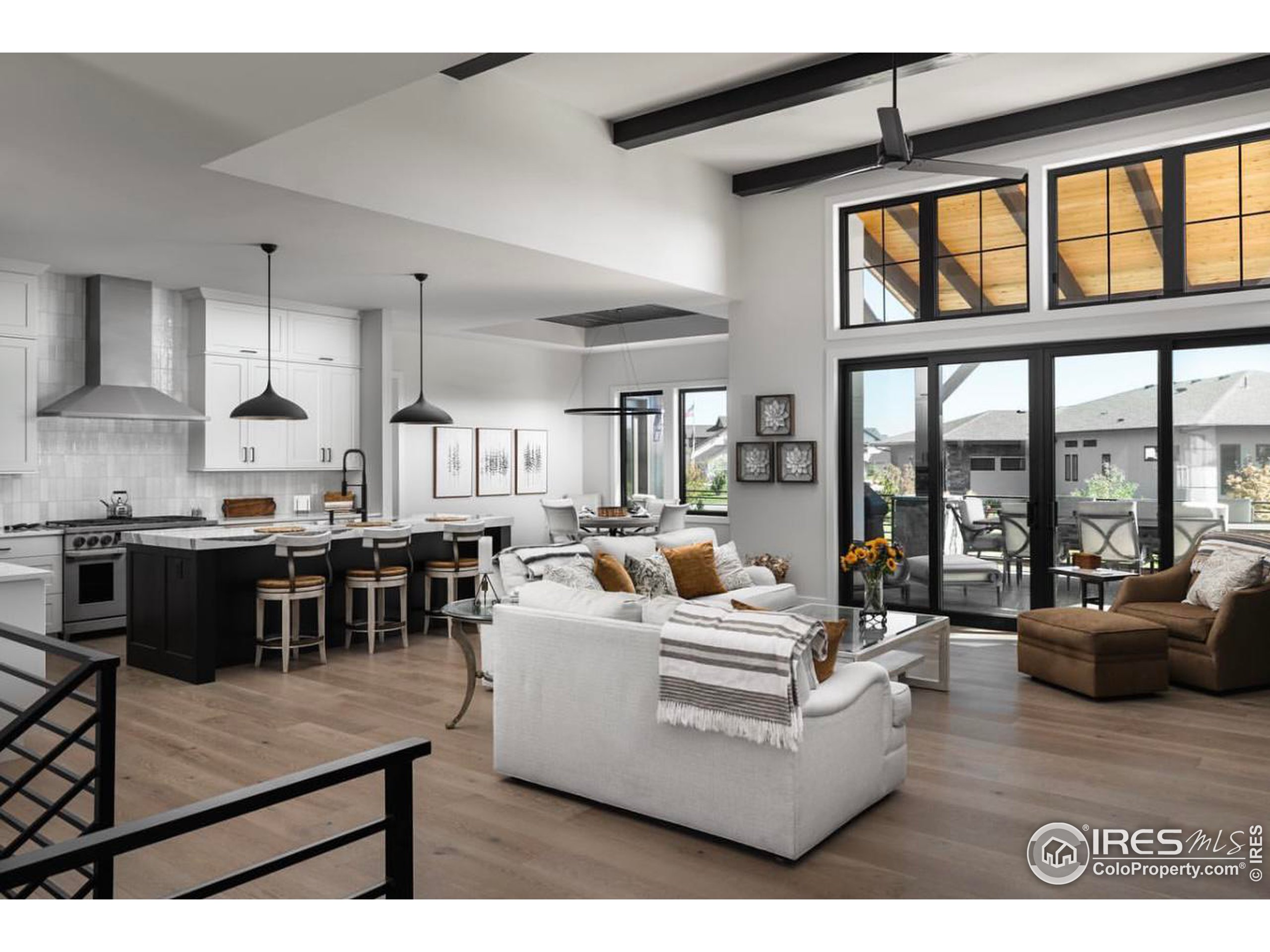 4920 Clarendon Hills Dr