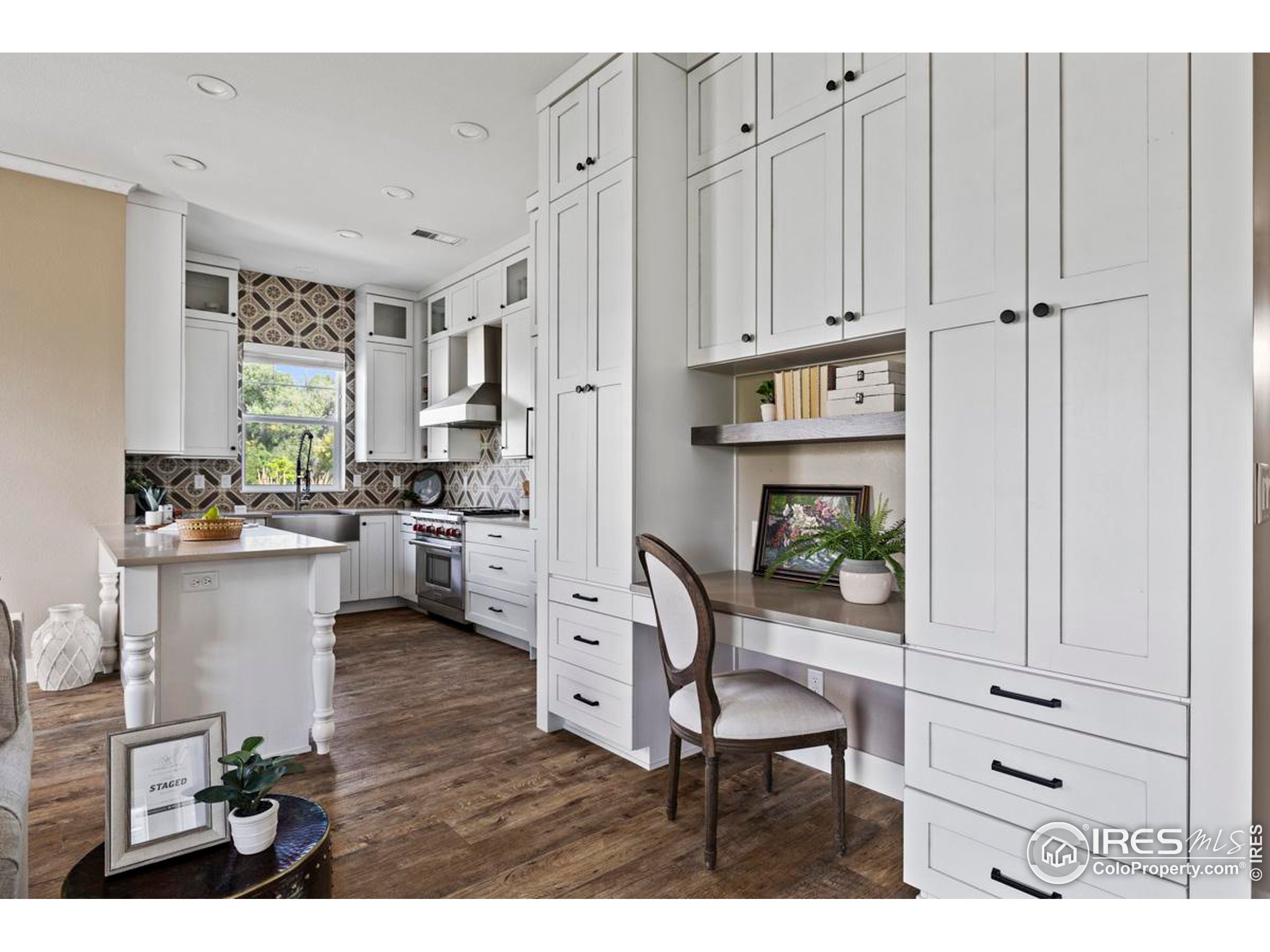 709 Harts Gardens Ln