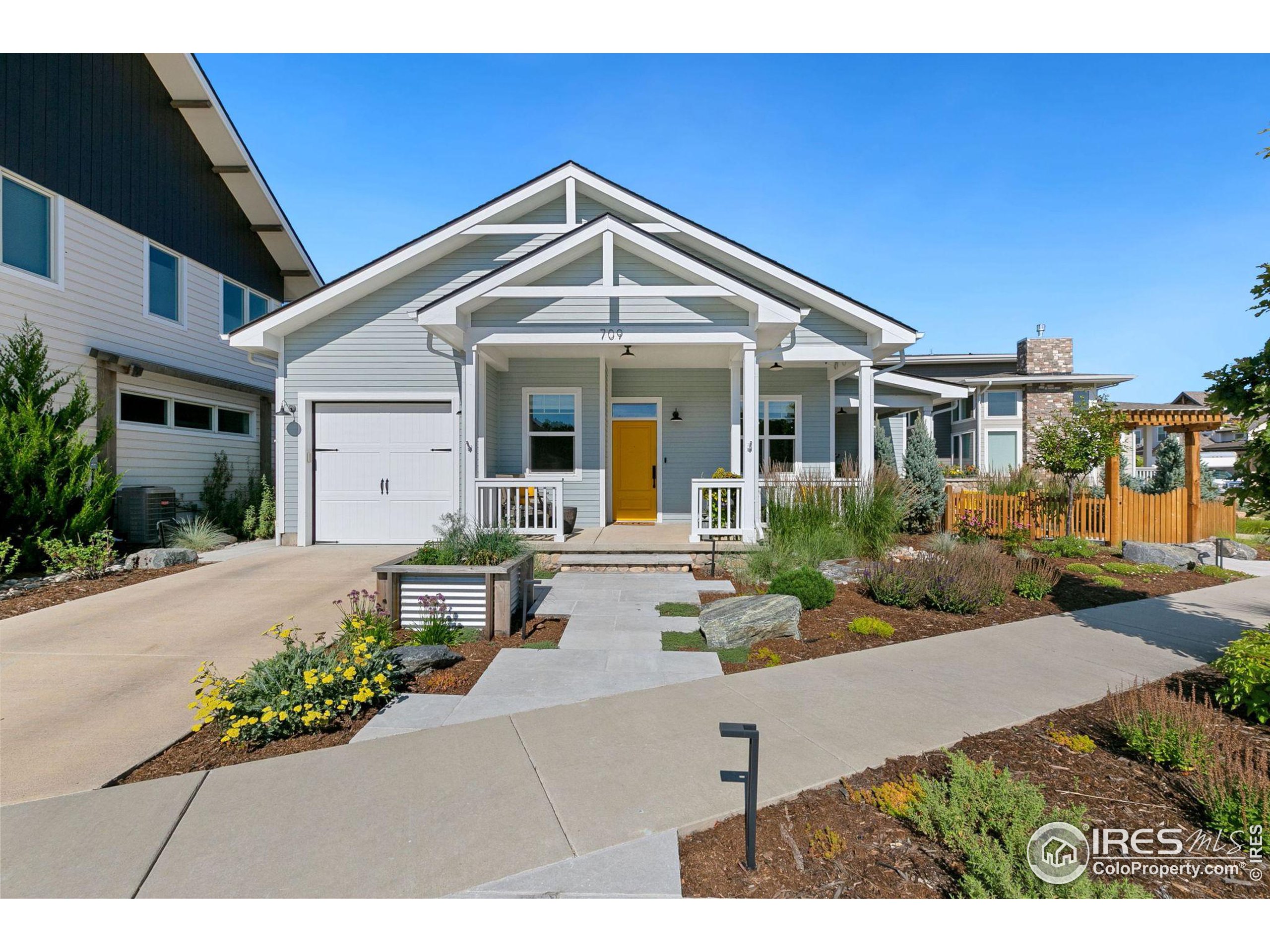 709 Harts Gardens Ln