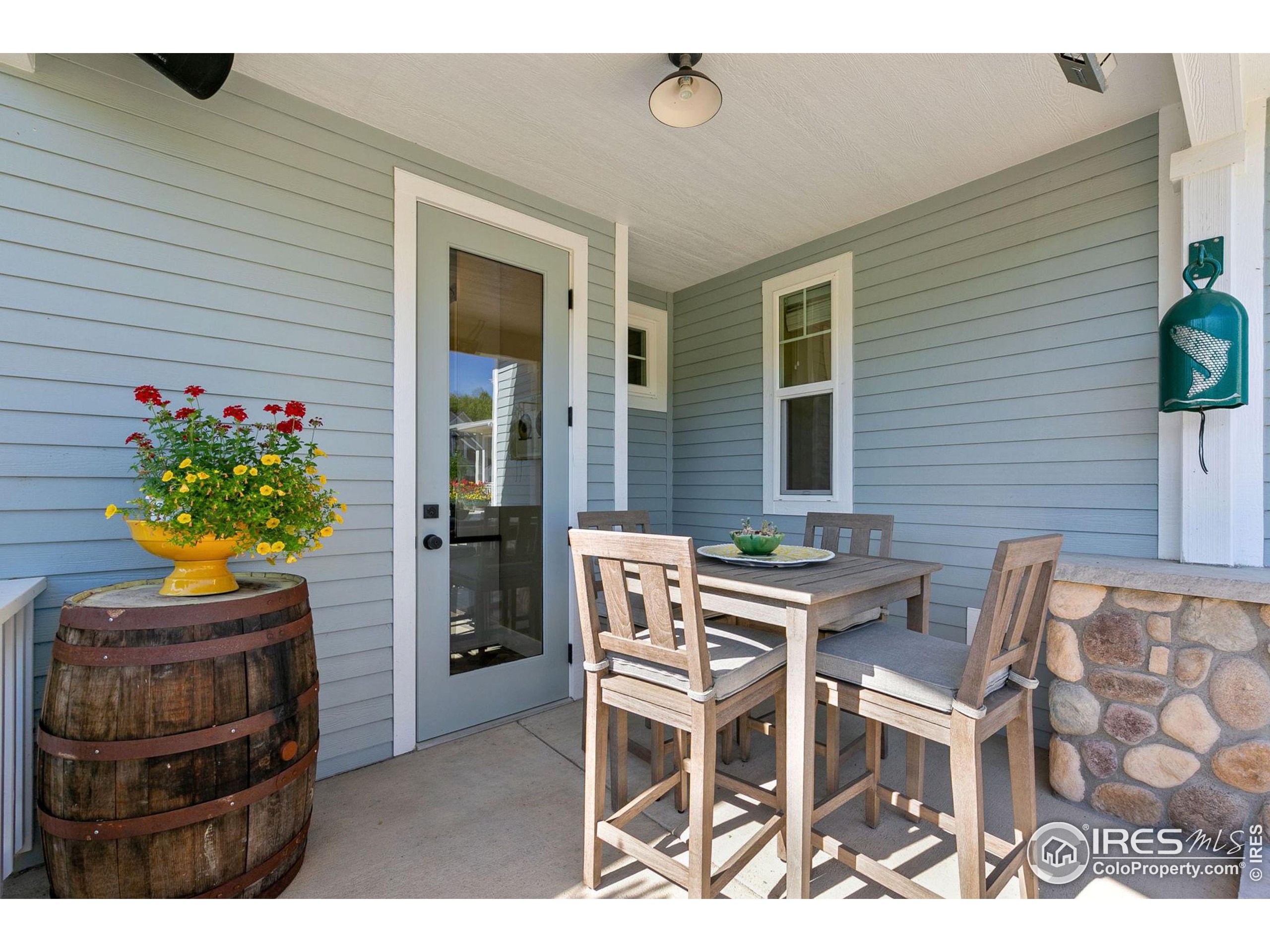 709 Harts Gardens Ln