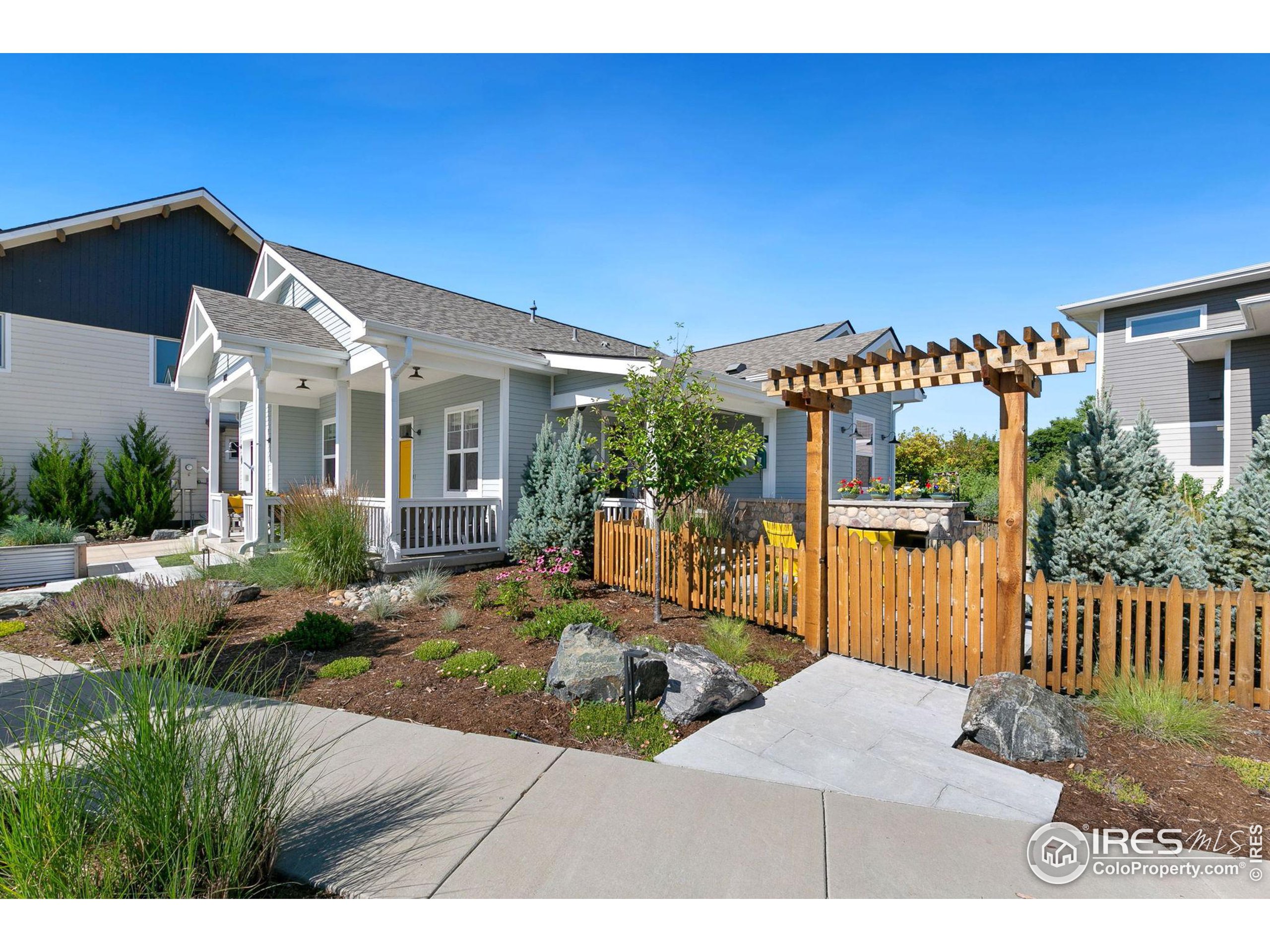 709 Harts Gardens Ln