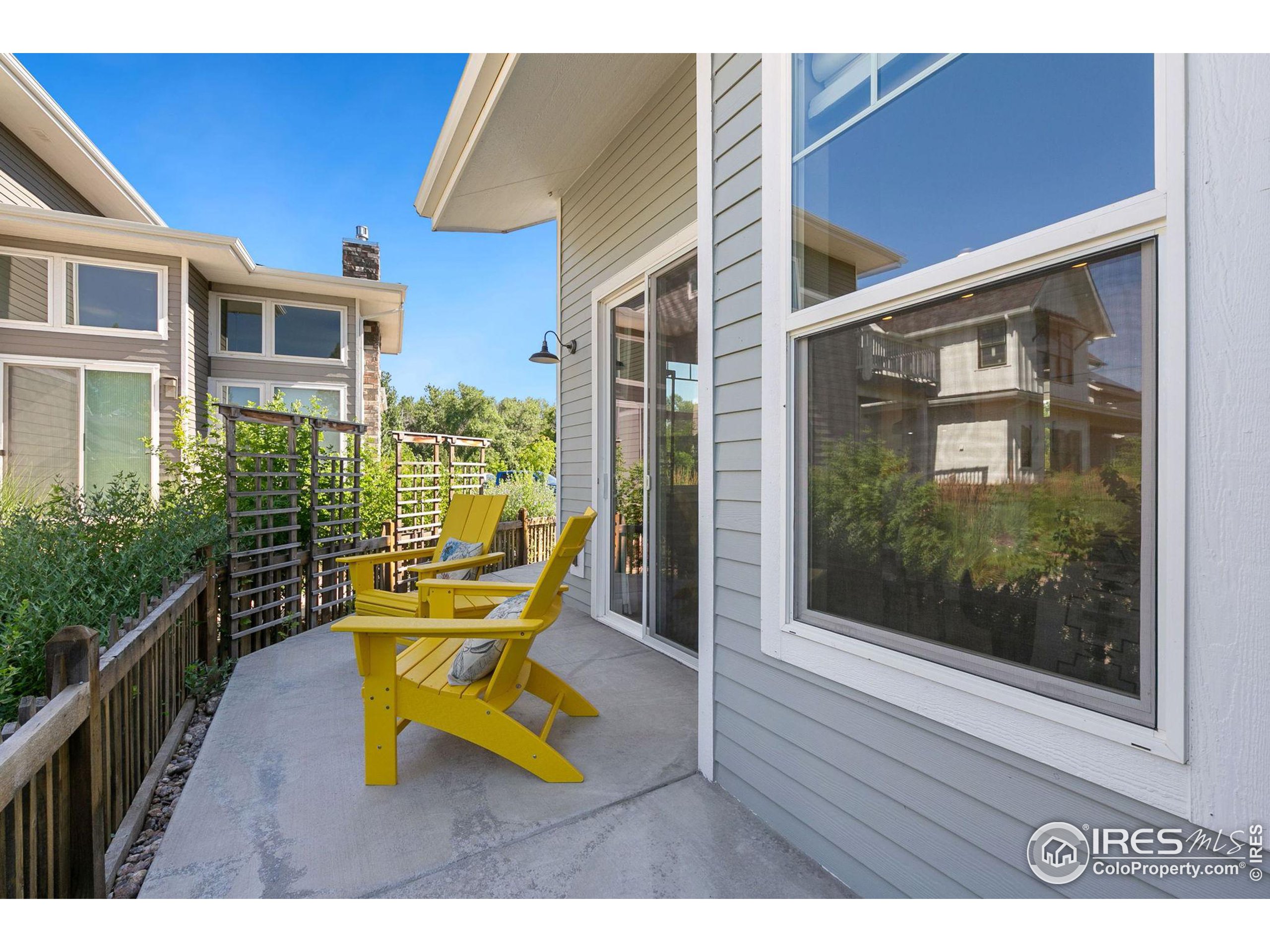 709 Harts Gardens Ln