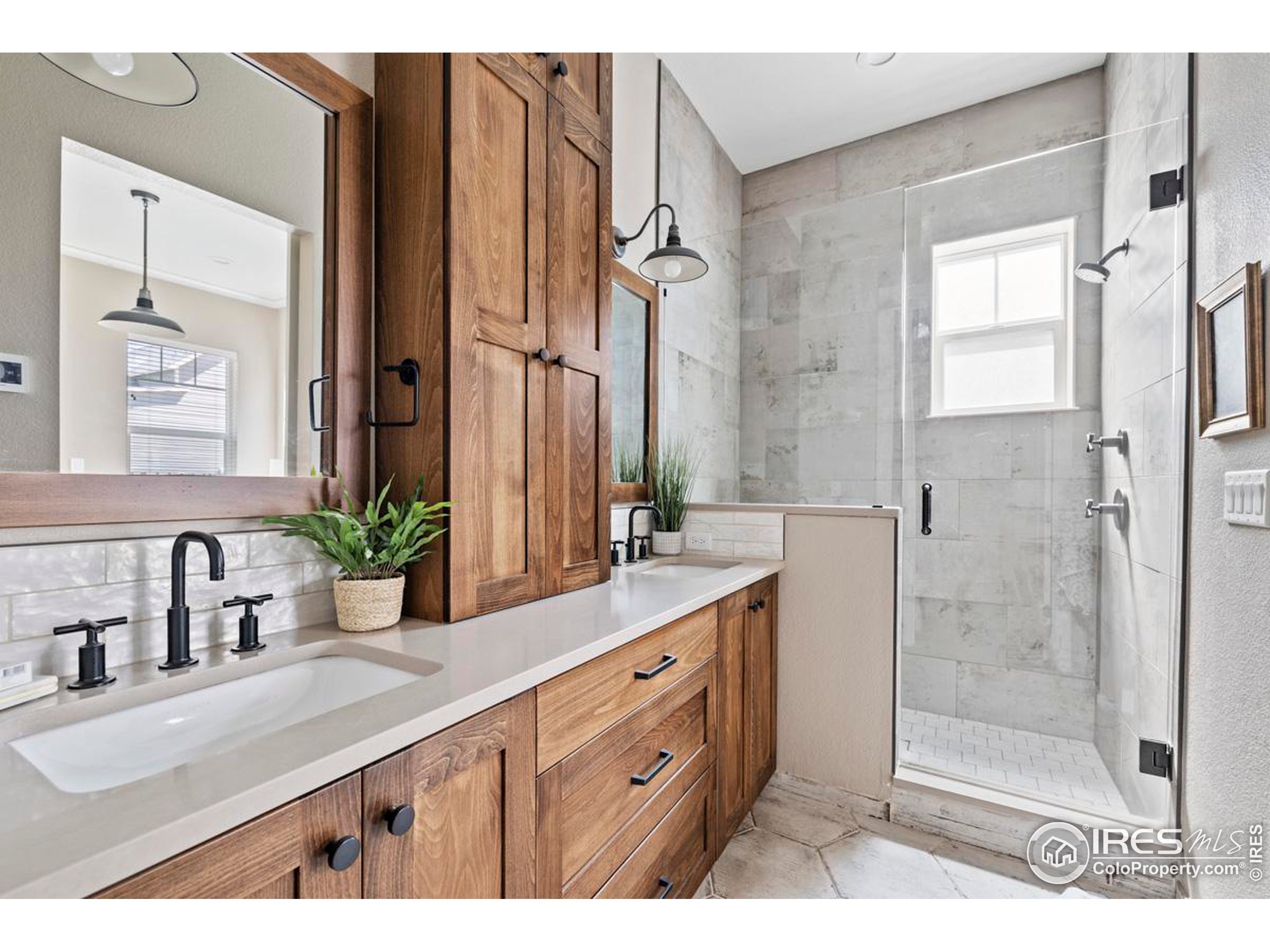 709 Harts Gardens Ln