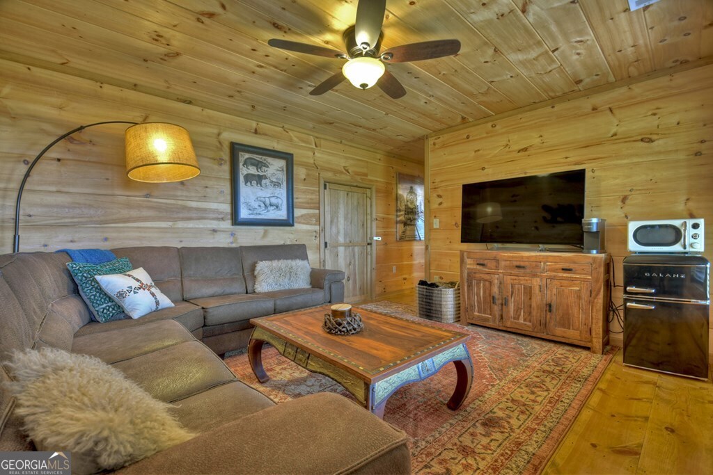 783 Moreland Drive N