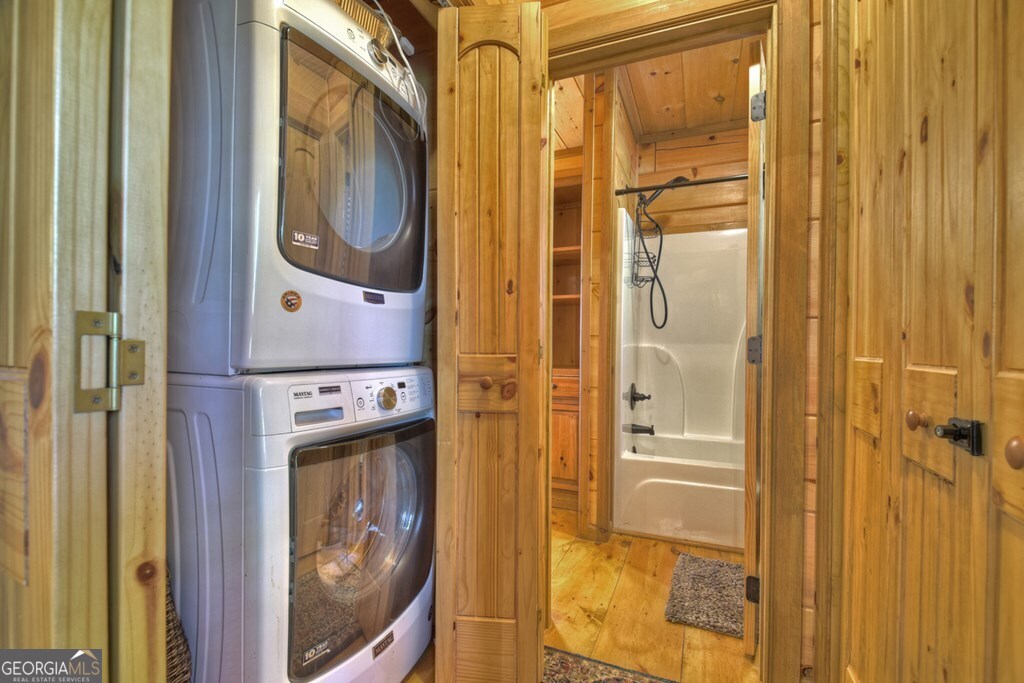 783 Moreland Drive N