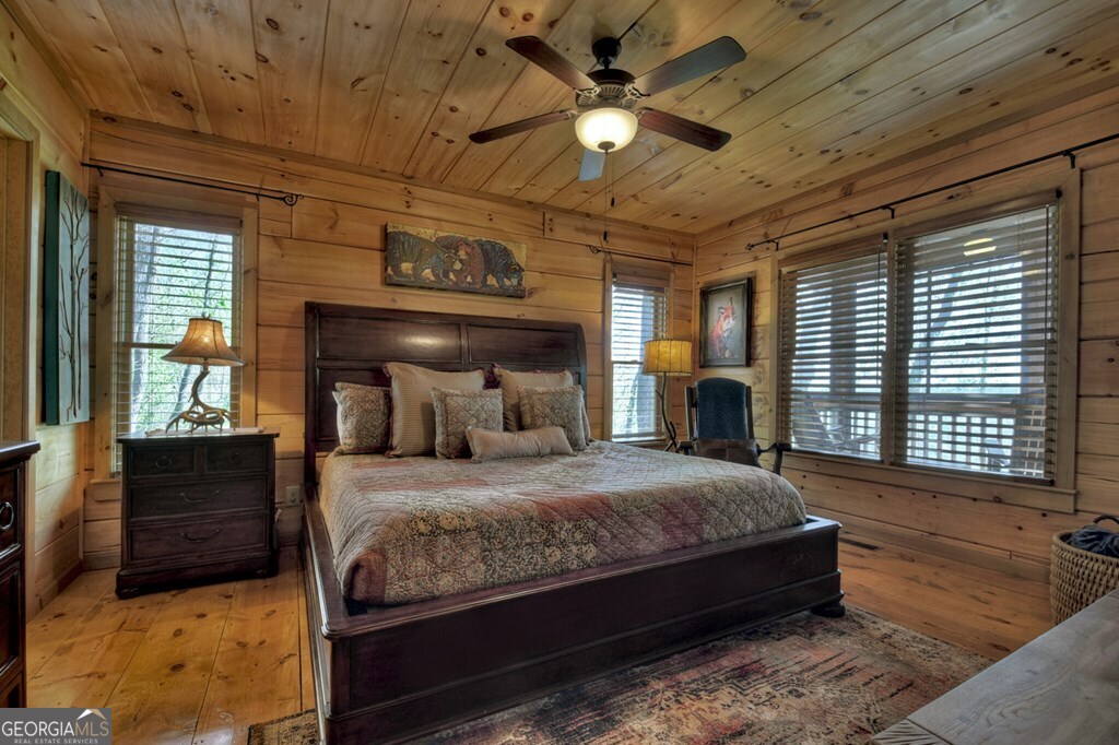 783 Moreland Drive N