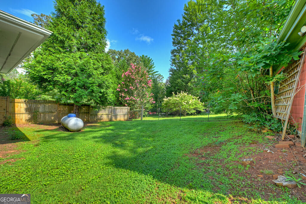 35 E Thomas Road