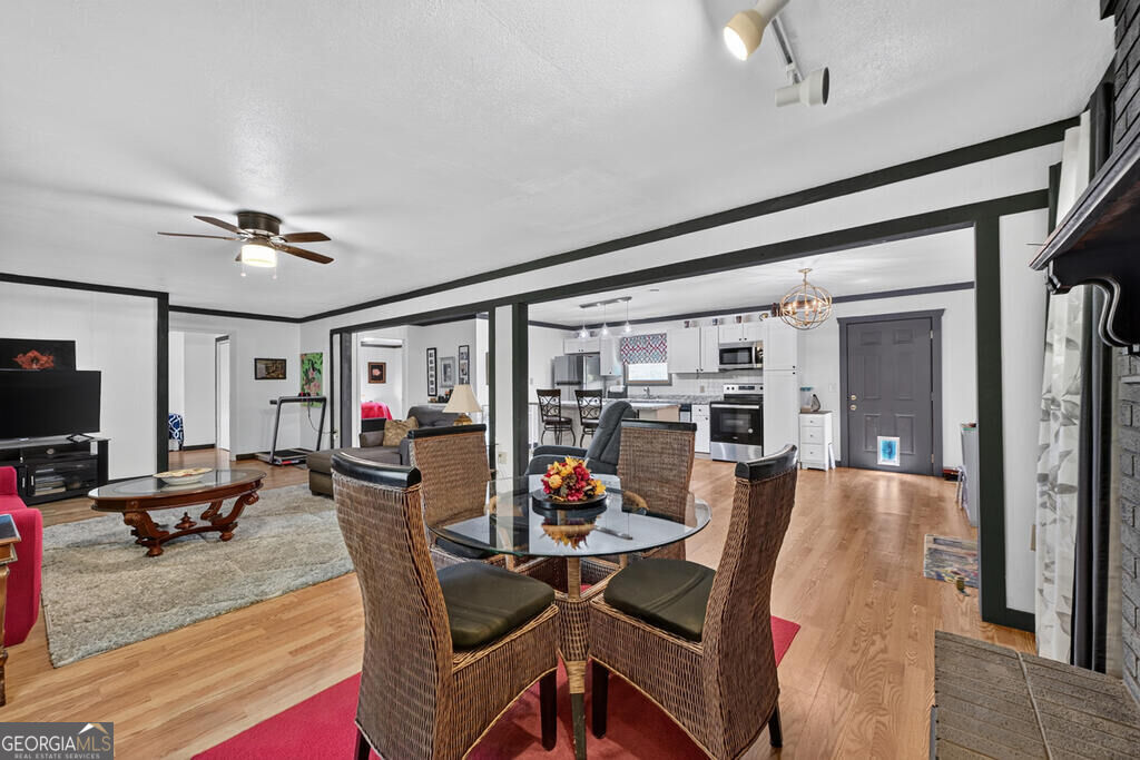 35 E Thomas Road