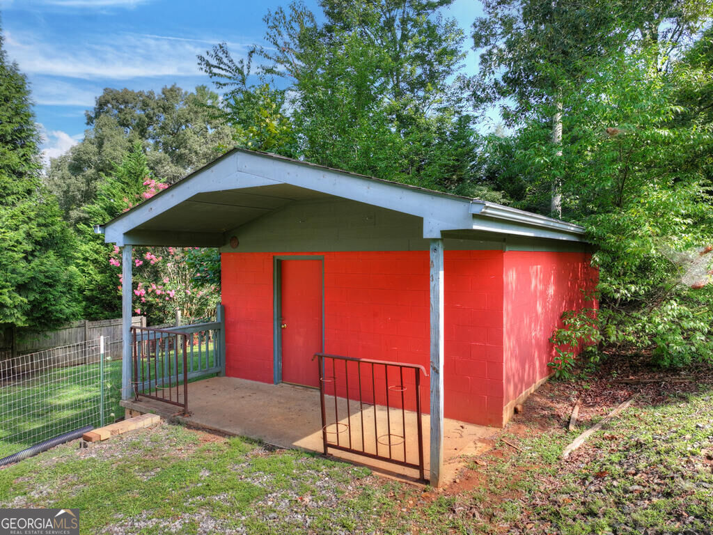 35 E Thomas Road