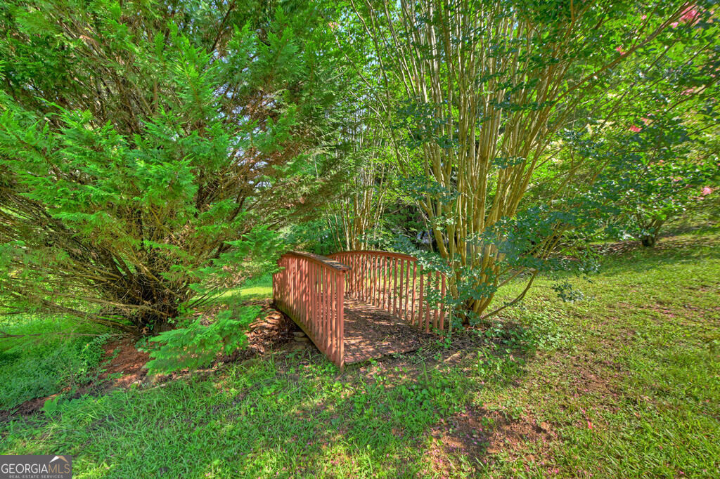 35 E Thomas Road