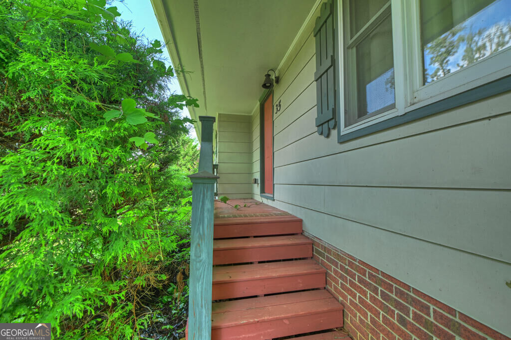 35 E Thomas Road