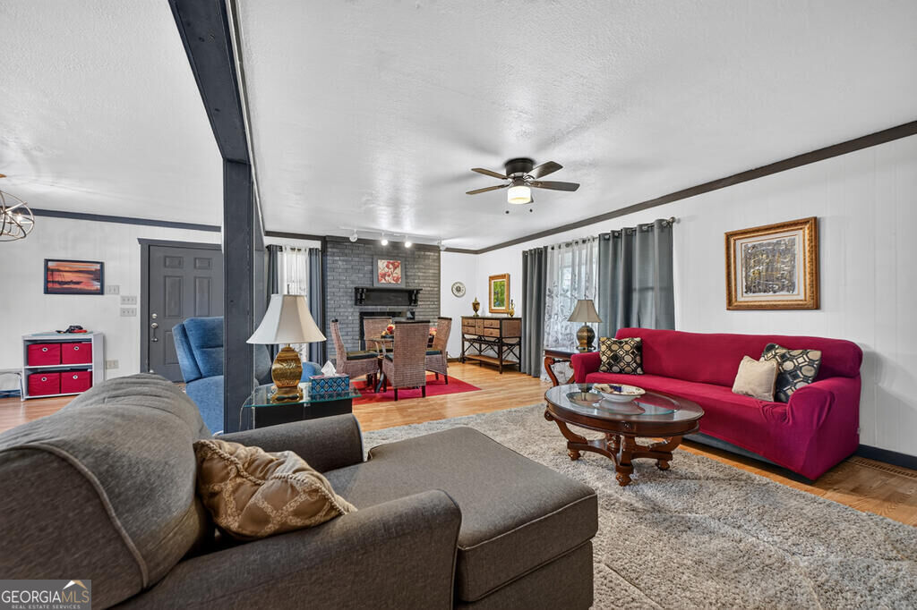 35 E Thomas Road