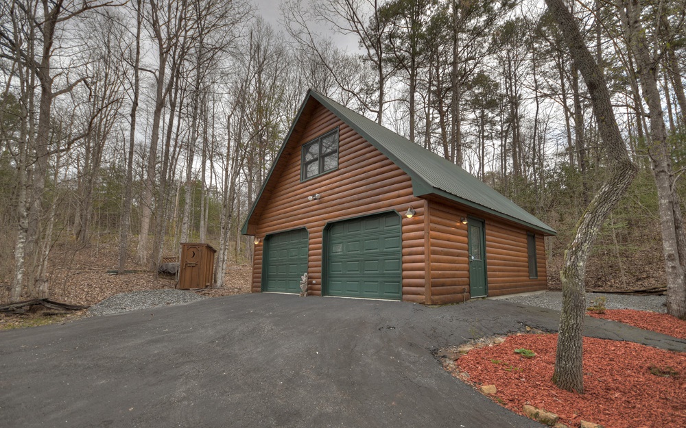 2400 Mountain Tops Road
