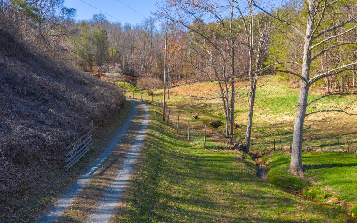 898 Weaver Creek Road