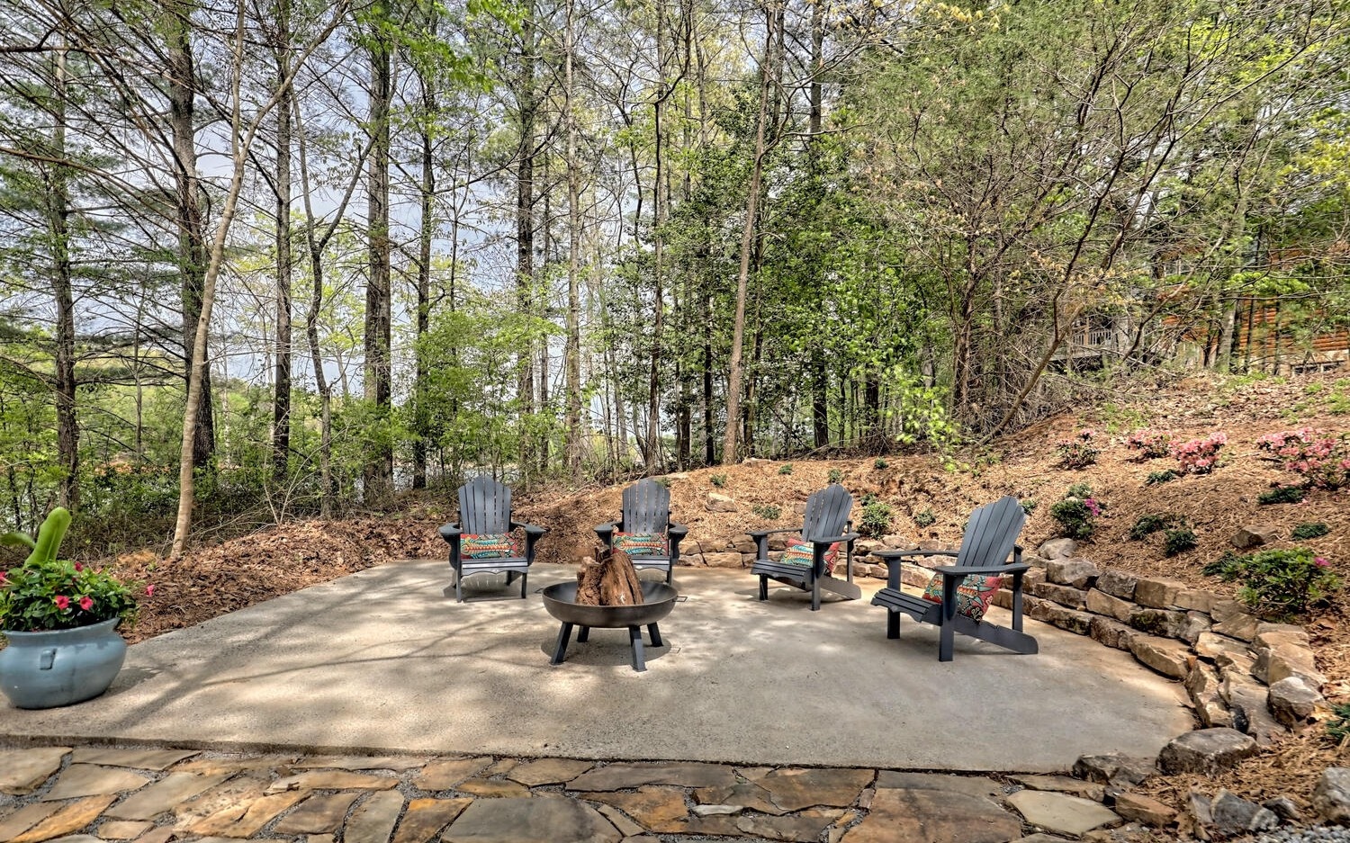23 Emerald Point