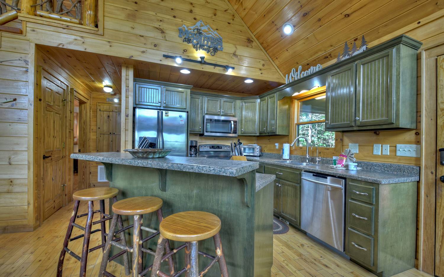 221 Deerfield Lane