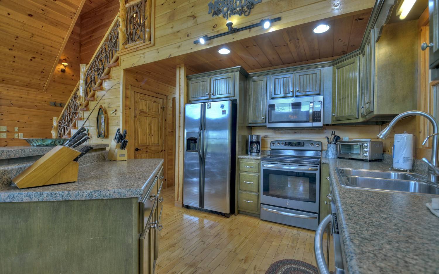 221 Deerfield Lane