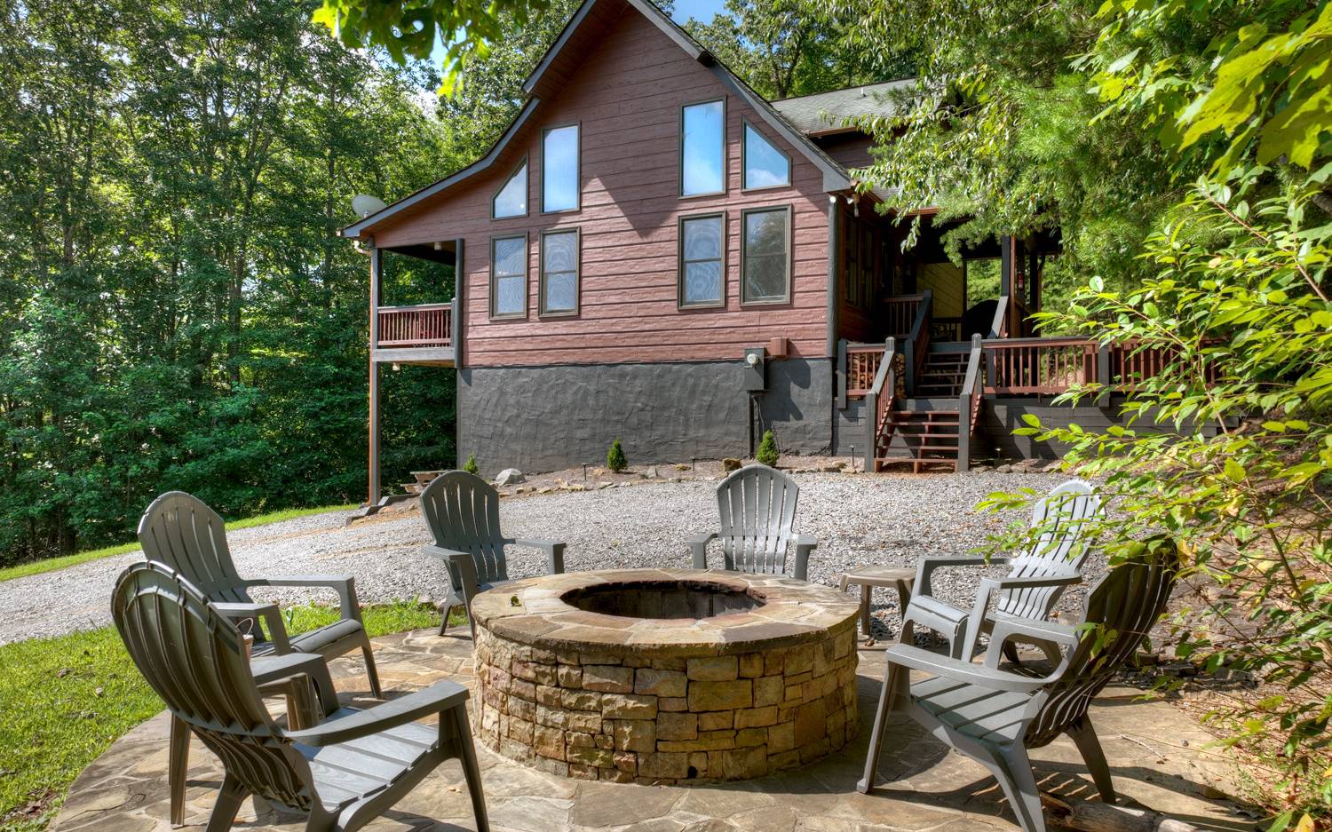 221 Deerfield Lane