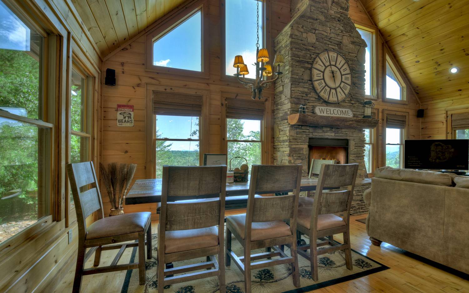 221 Deerfield Lane