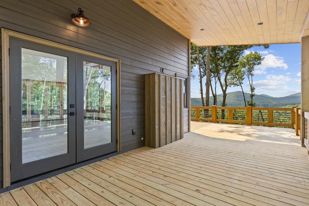 Lot 20 Blue Ridge Escape