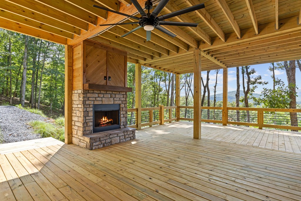 Lot 20 Blue Ridge Escape