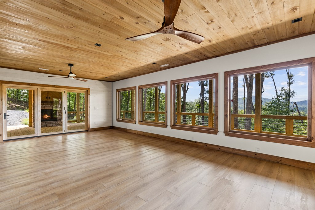 Lot 20 Blue Ridge Escape
