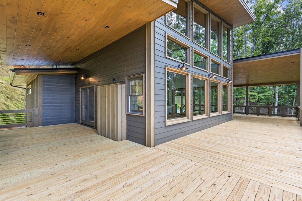 Lot 20 Blue Ridge Escape