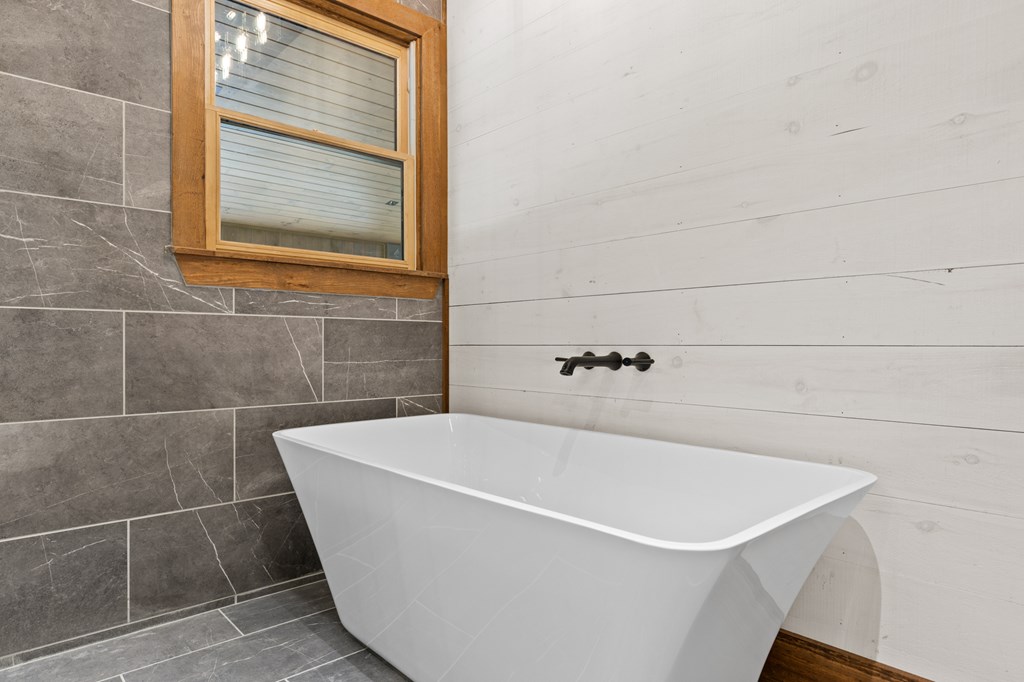 Lot 20 Blue Ridge Escape