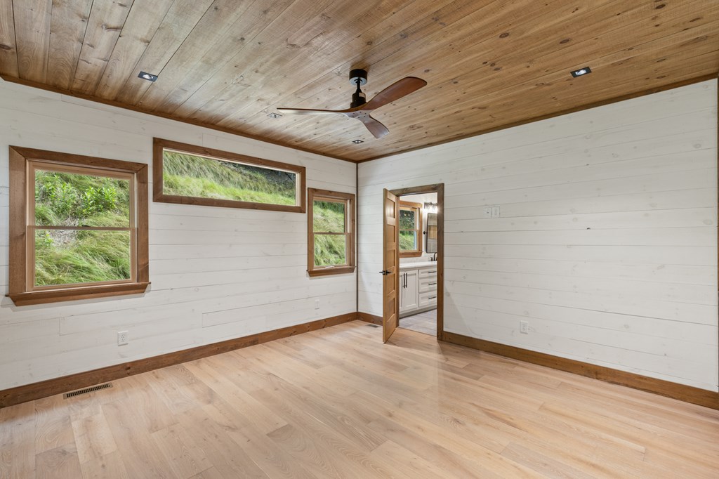 Lot 20 Blue Ridge Escape