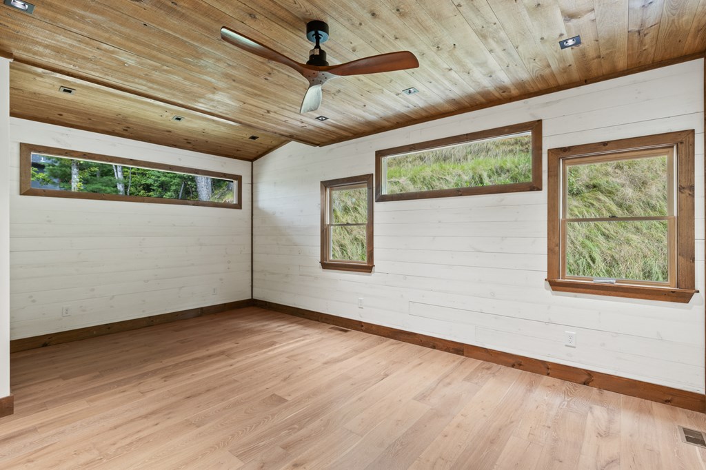 Lot 20 Blue Ridge Escape