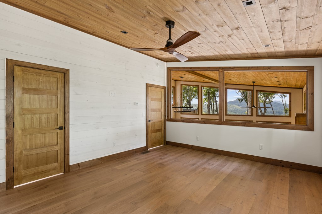Lot 20 Blue Ridge Escape