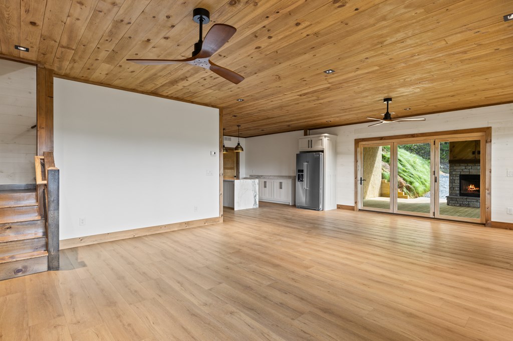 Lot 20 Blue Ridge Escape